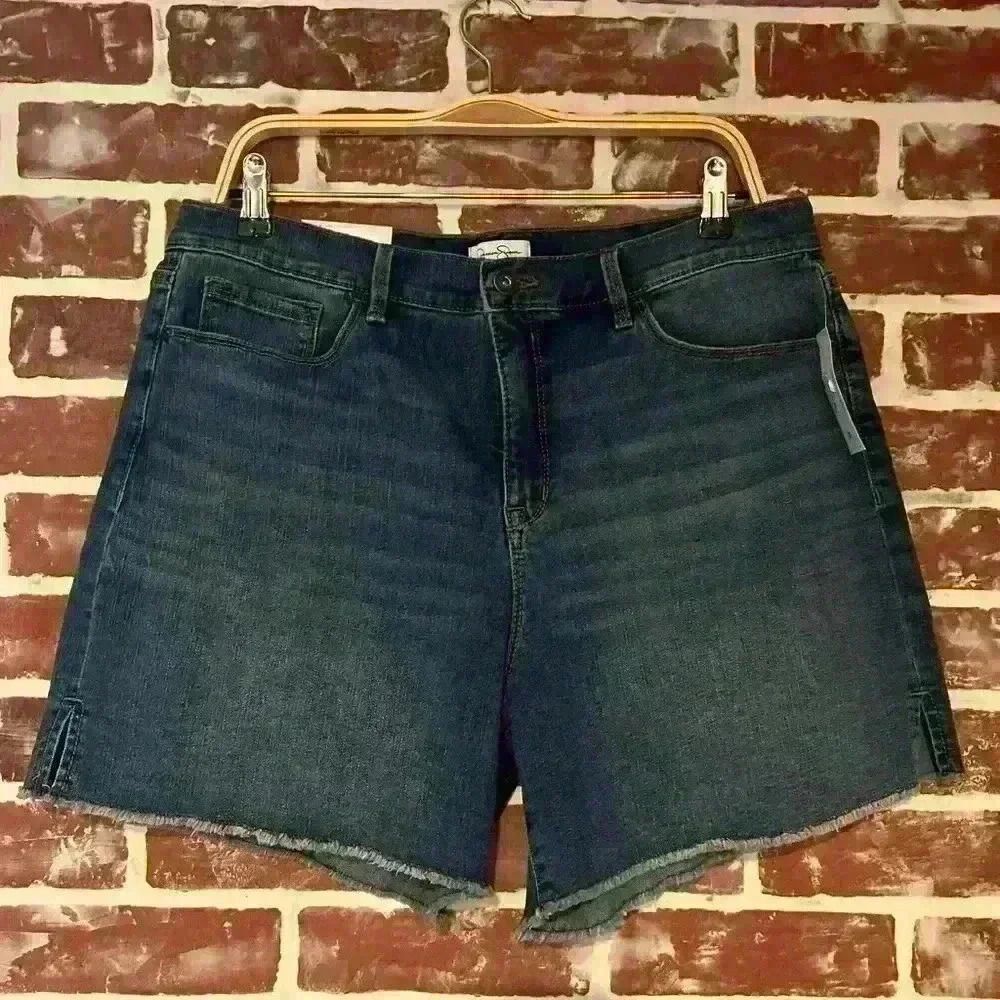 Jessica Simpson shorts NWT size 12